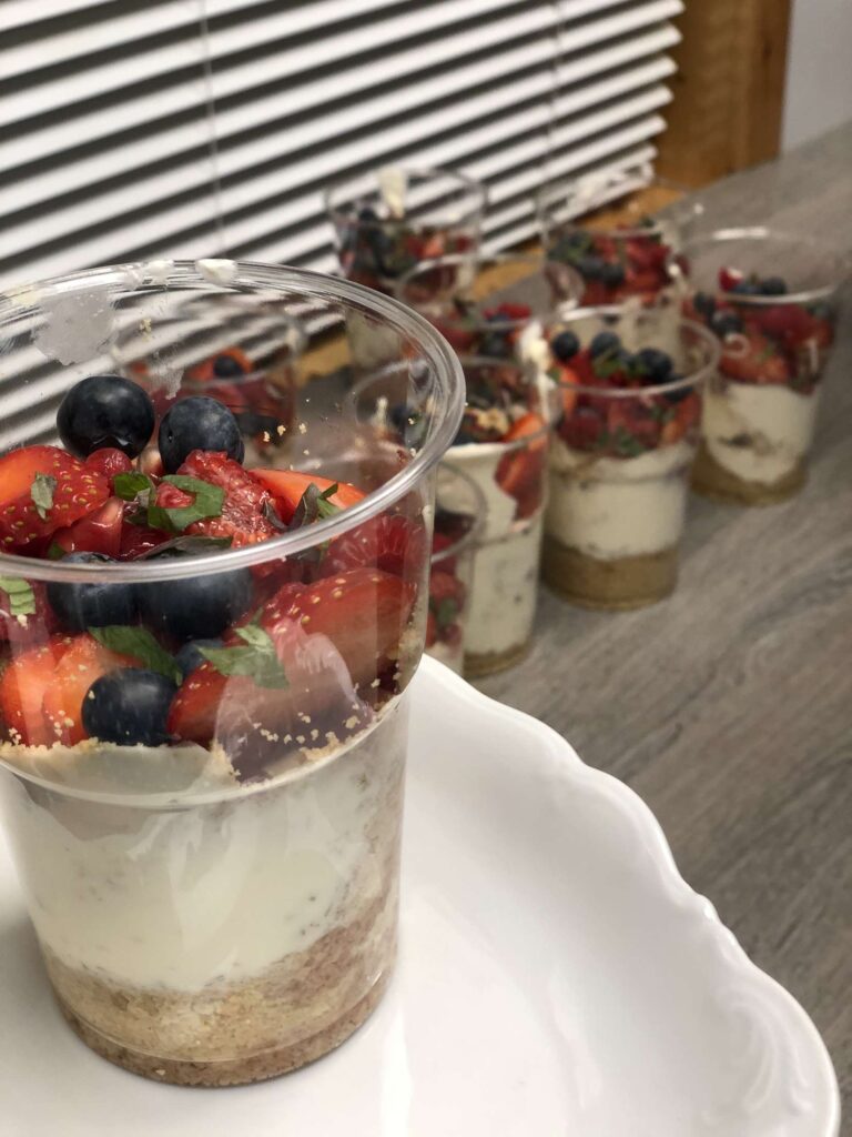 Oppdag SamiPath's dessertmeny i Karasjok! Nyt våre utsøkte kaker med et spesialtilbud som gjør enhver anledning ekstra søt