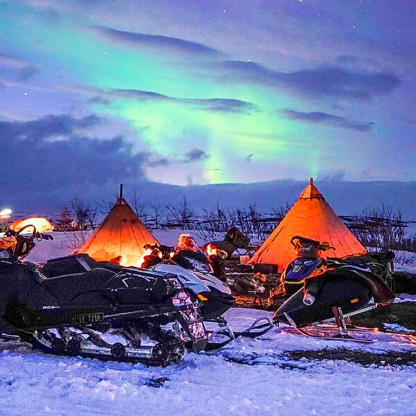 skuter visit reindeer herd