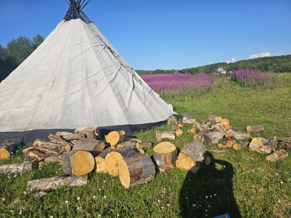 leirplass karasjok lavvu mat overnatting camping bestill samipath