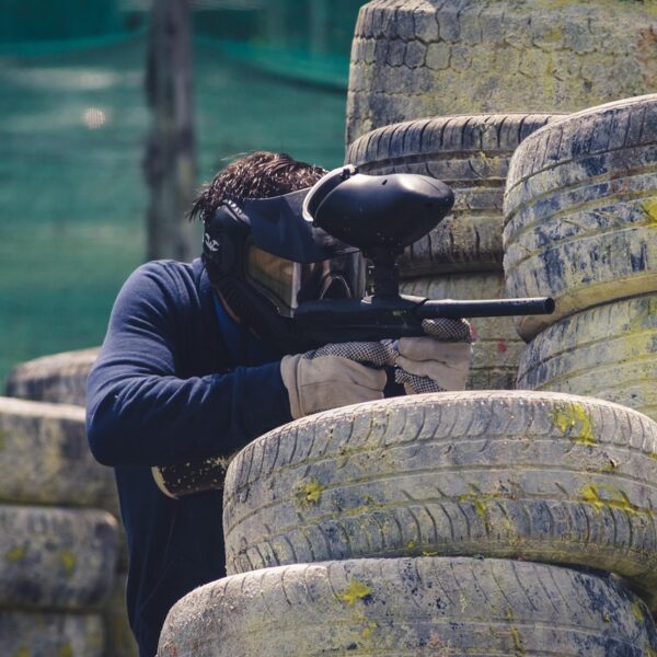 paintball Klar, ferdig, fyr! Kampen starter i skogen nå.