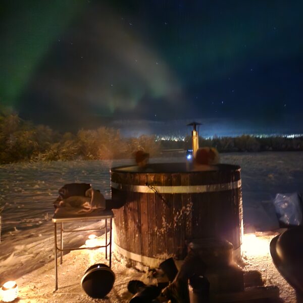 hottub sauna winter things to do in lapland karasjok aurora vedfyrt sauna og stamp hva man skal gjøre i karasjok