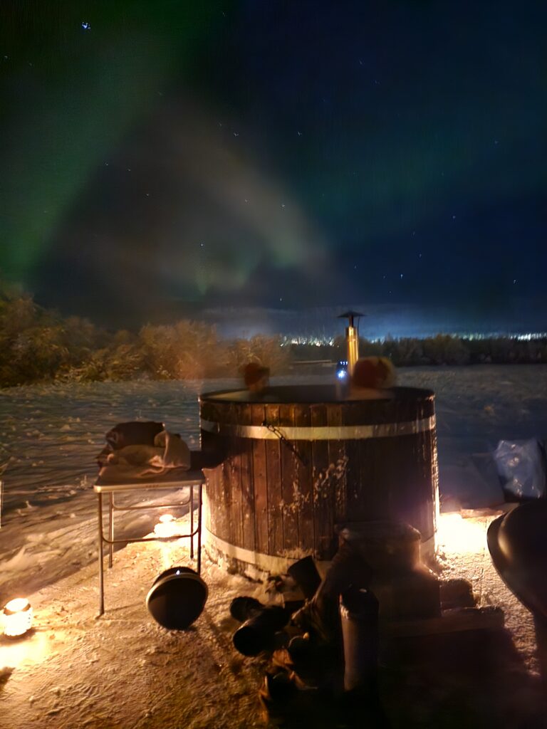hottub sauna winter things to do in lapland karasjok aurora vedfyrt sauna og stamp hva man skal gjøre i karasjok