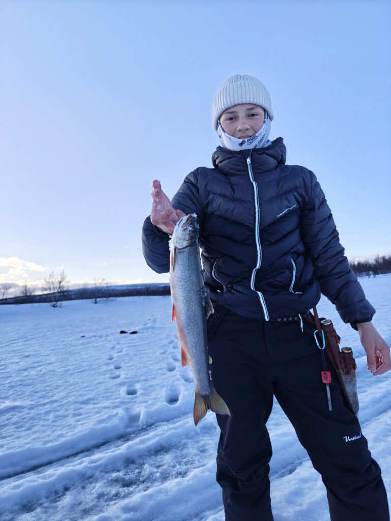 isfisketur røye kveldstur samipath karasjok lapland sapmi north norway